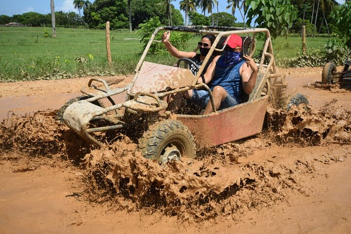 Family buggy ride through the Dominican countryside - Photo 1 of 18